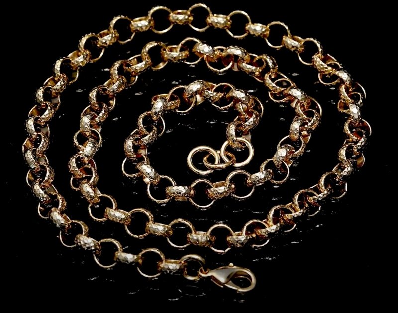 Detailed View of Gold Belcher Chain, 8mm Width, Available in 16-30 Inch Lengths